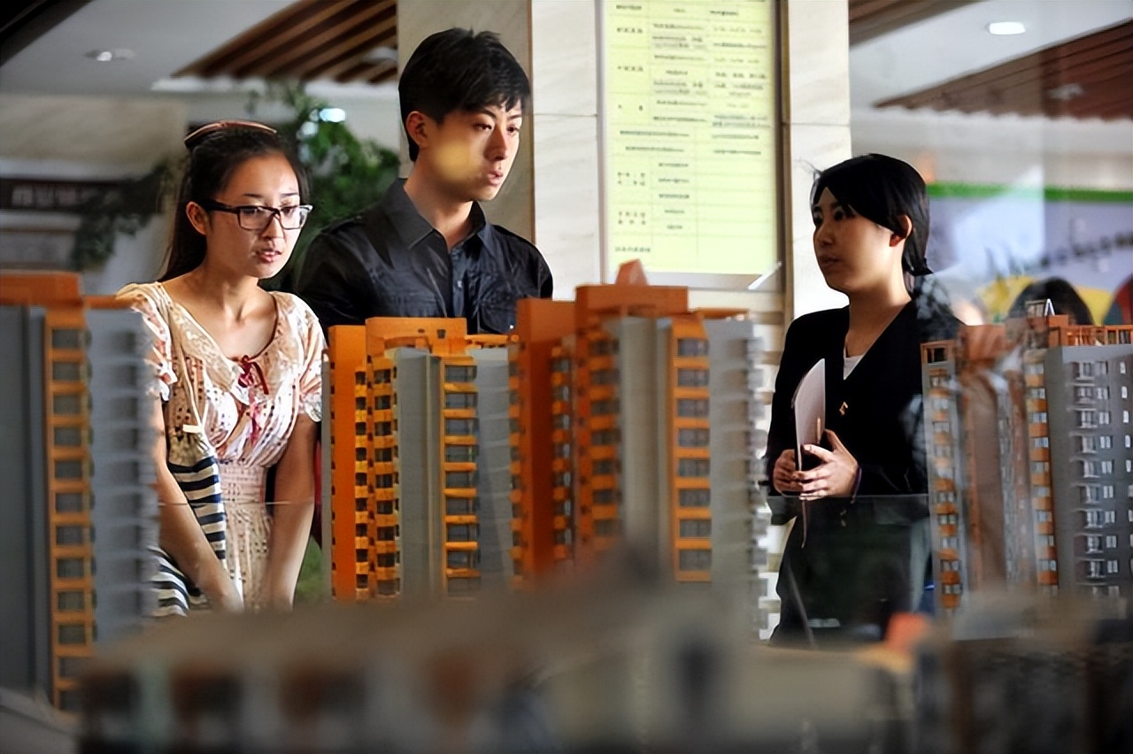 四川小伙抖音卖房800套,90后小伙卖房创业