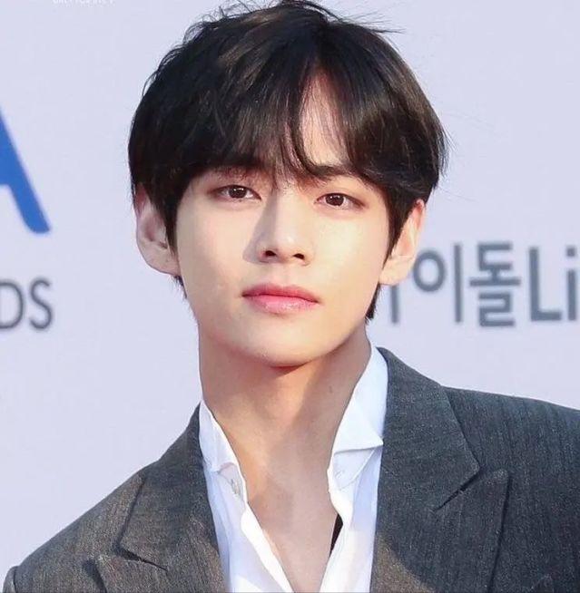 中国男明星照片帅气肖战,2022全球前100名帅哥排行