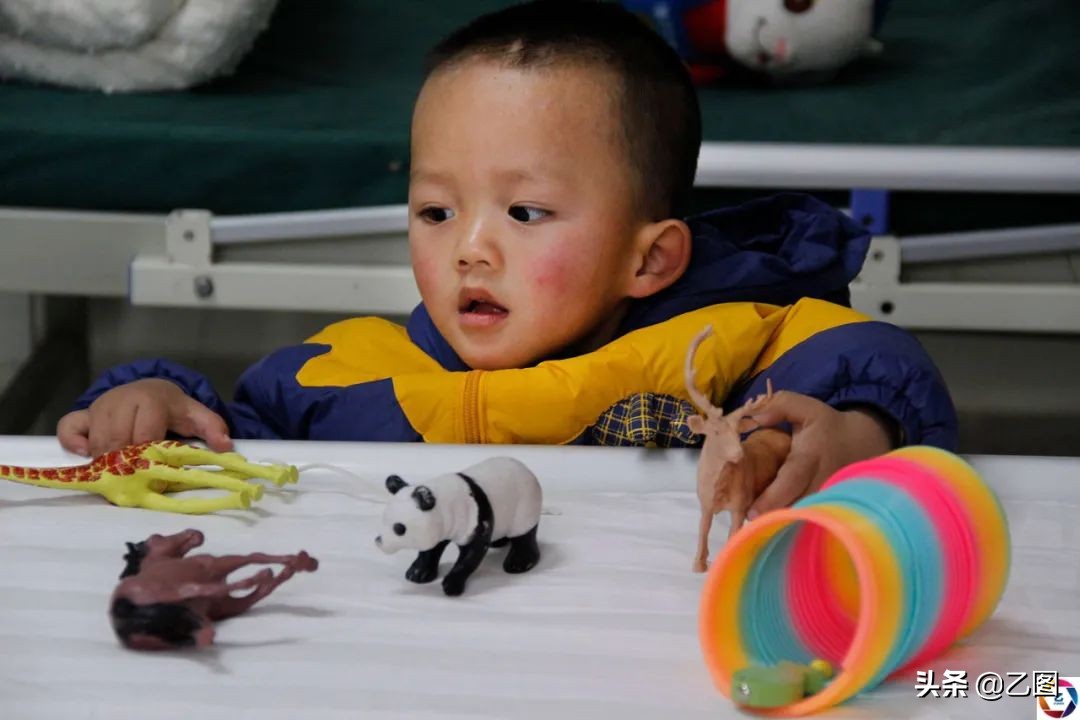 3岁孩子基因突变有什么症状,男童基因变异3年后