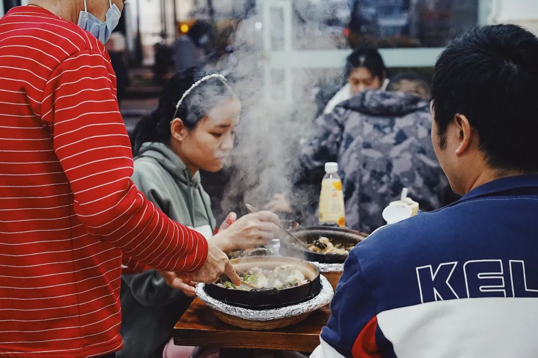 奇了怪了，究竟是什么宝地让广州老饕们也净爱往这钻？