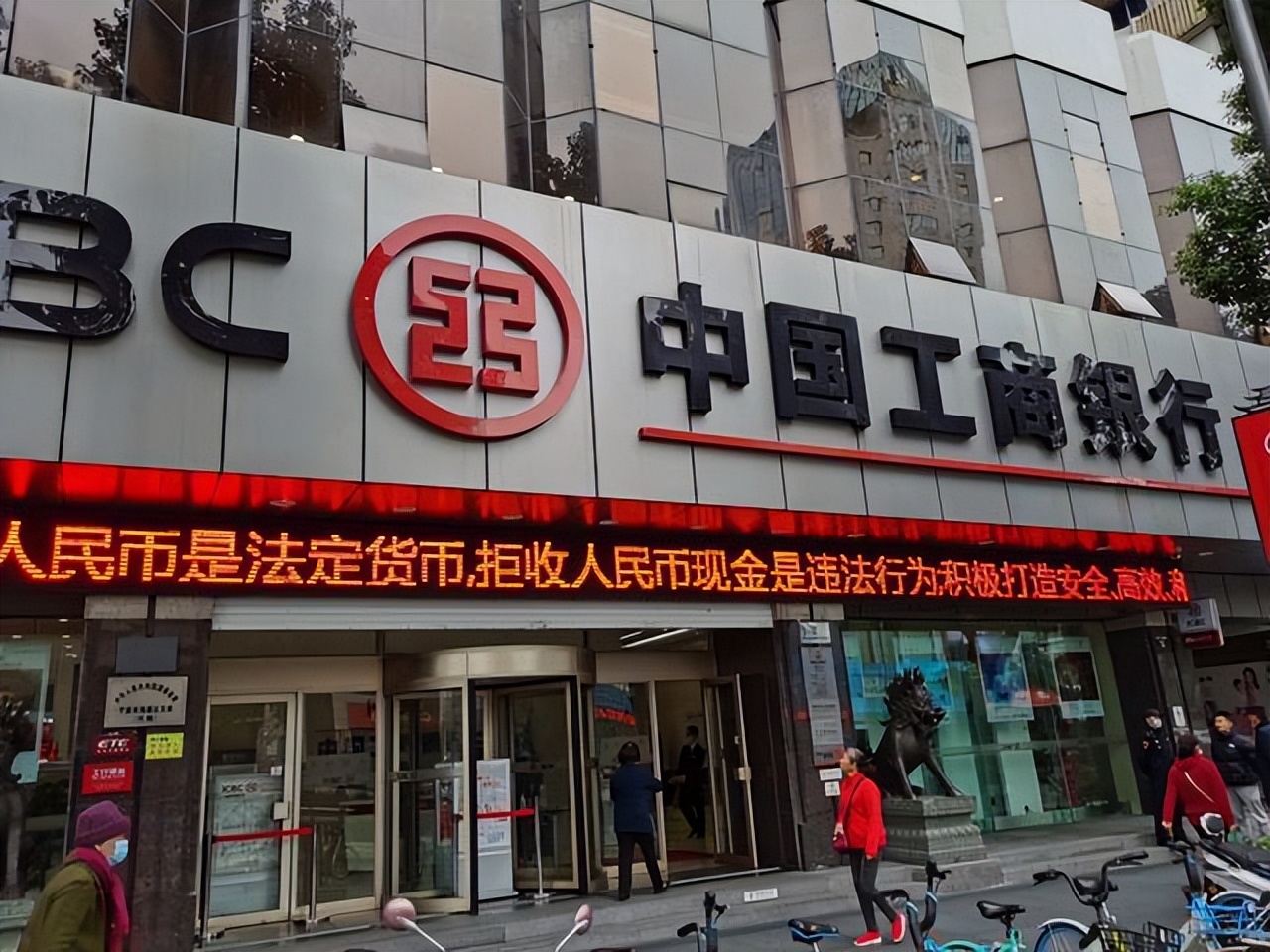 存五百万元存3年利息是多少,五千万存定期三年利息每天怎么算