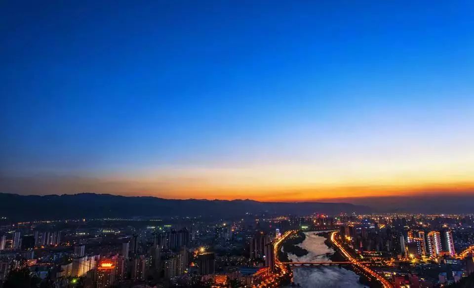 去甘肃旅游最值得去的十大景点 (甘肃16个最值得去的旅游景点)