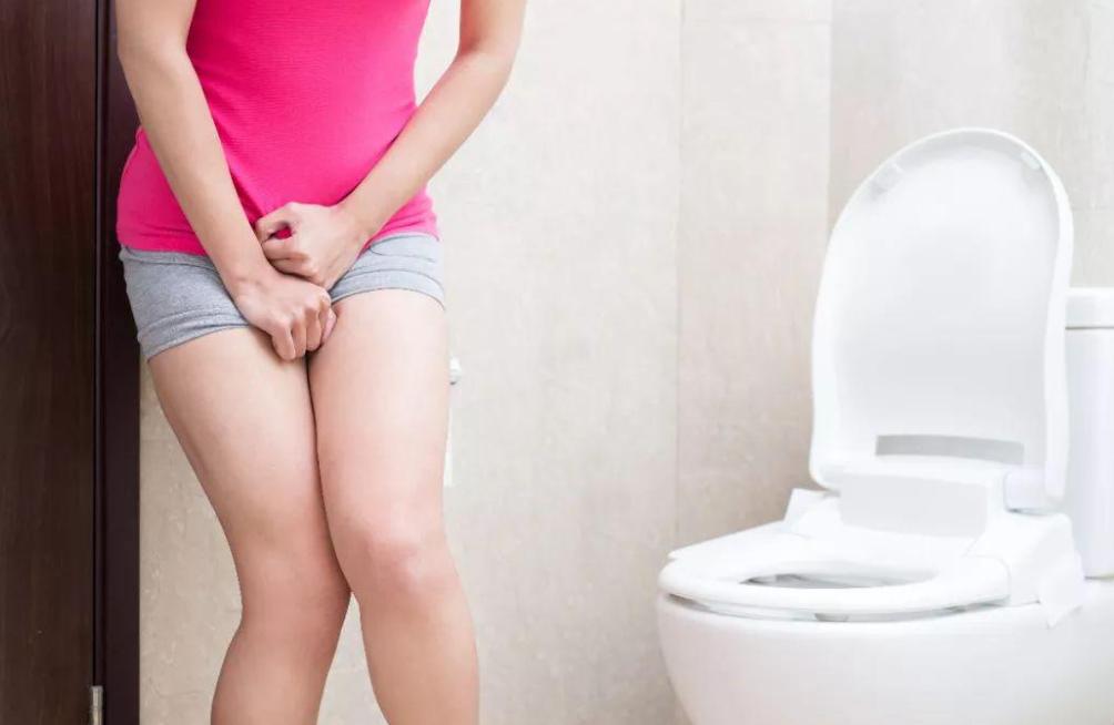 女性洗澡时喜欢“站着尿尿”？4个生理常识，或许对你有益