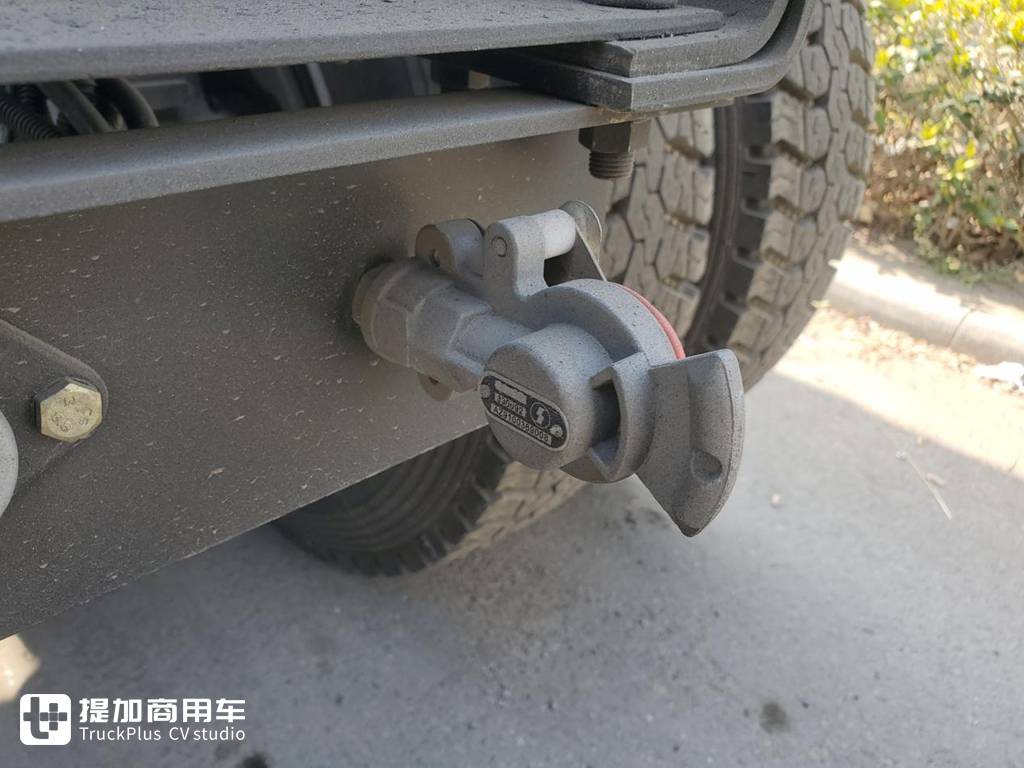 陕汽后八轮载货车,陕汽德龙后八轮挂车