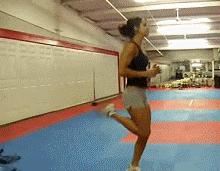 9个动作瘦腿翘臀,提臀瘦腿最有效的锻炼方法