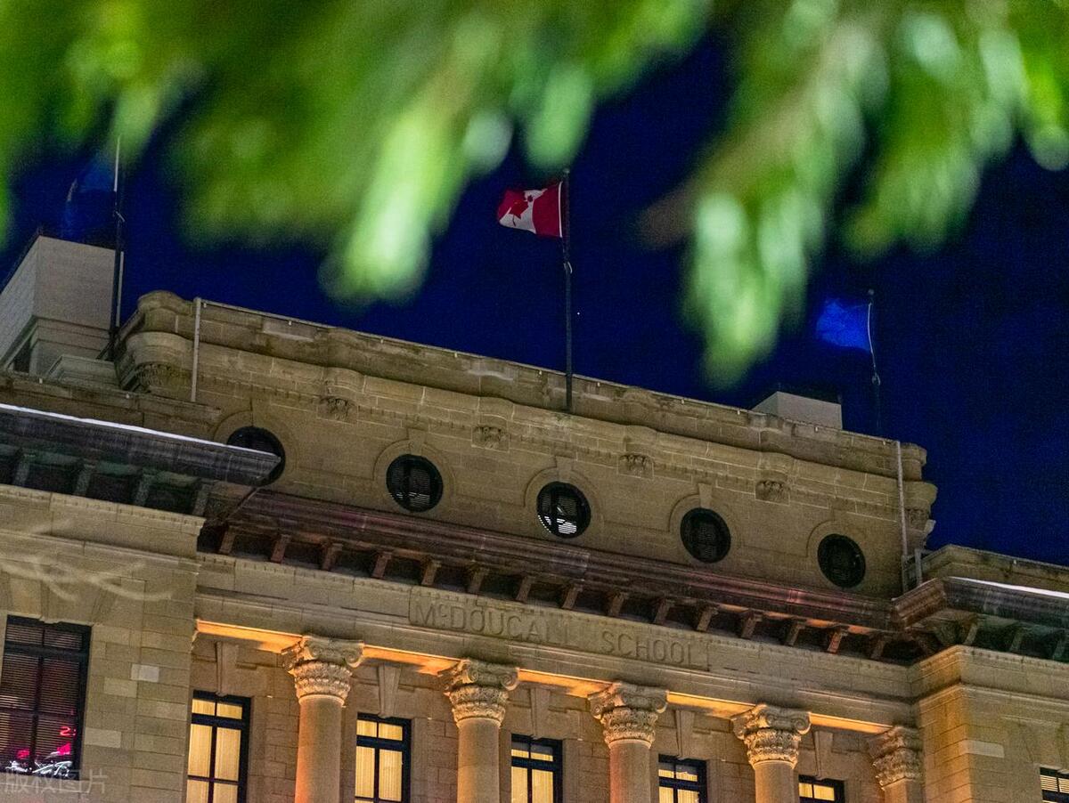 想在加拿大上大学怎么去,想去加拿大务工要怎样操作