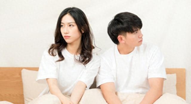 妻子偷偷给娘家拿钱离婚怎么判,彩礼男方拿走了一半女方提出离婚