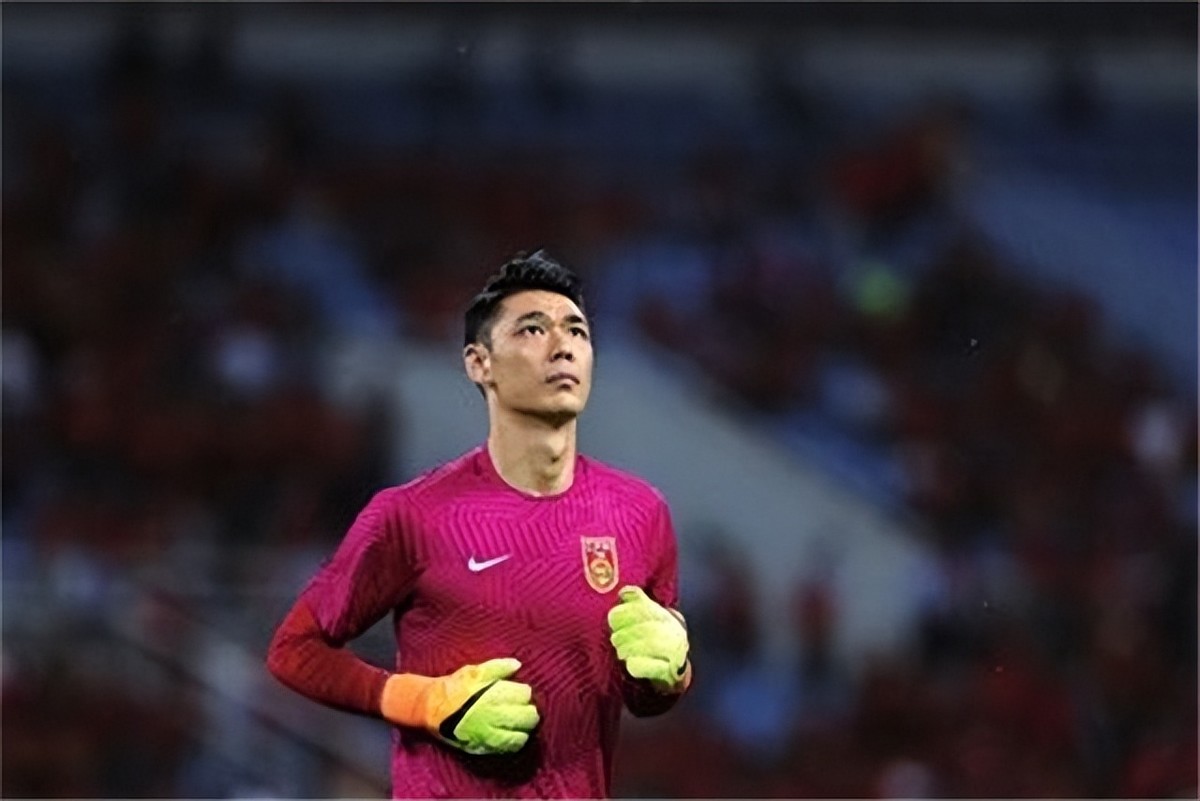 恒大队长曾诚完整版,恒大第一门将曾诚依然热爱足球