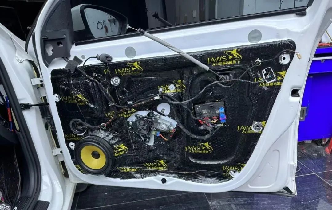 17款斯柯达明锐音响拆解,斯柯达明锐音响改装