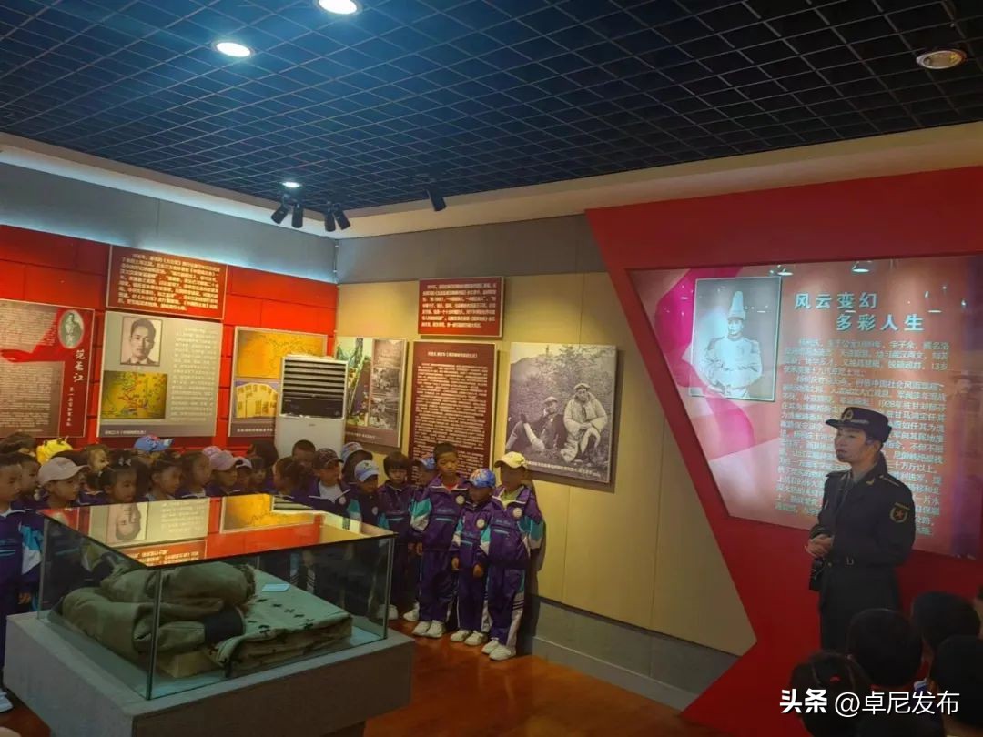 聆听红色故事传承红色精神幼儿园,参观红色教育基地的系列活动名称