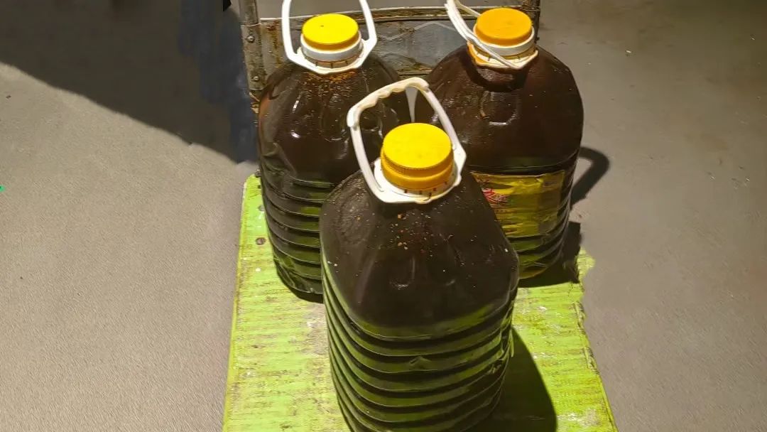 油烟机里的“废油”，一滴都不要倒掉，特别“值钱”，省钱又实用