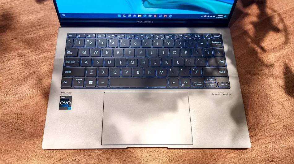 华硕最新的zenbooks13,华硕zenbook13轻薄本