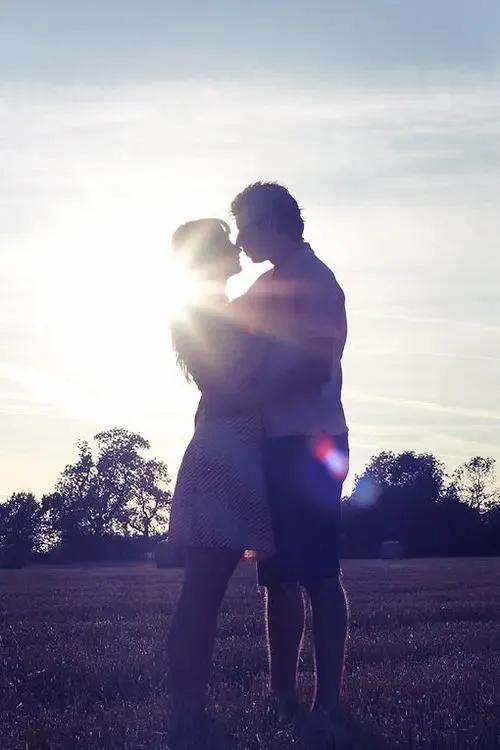 他27岁赚到1000万,她27岁靠自己打拼成第一白富美