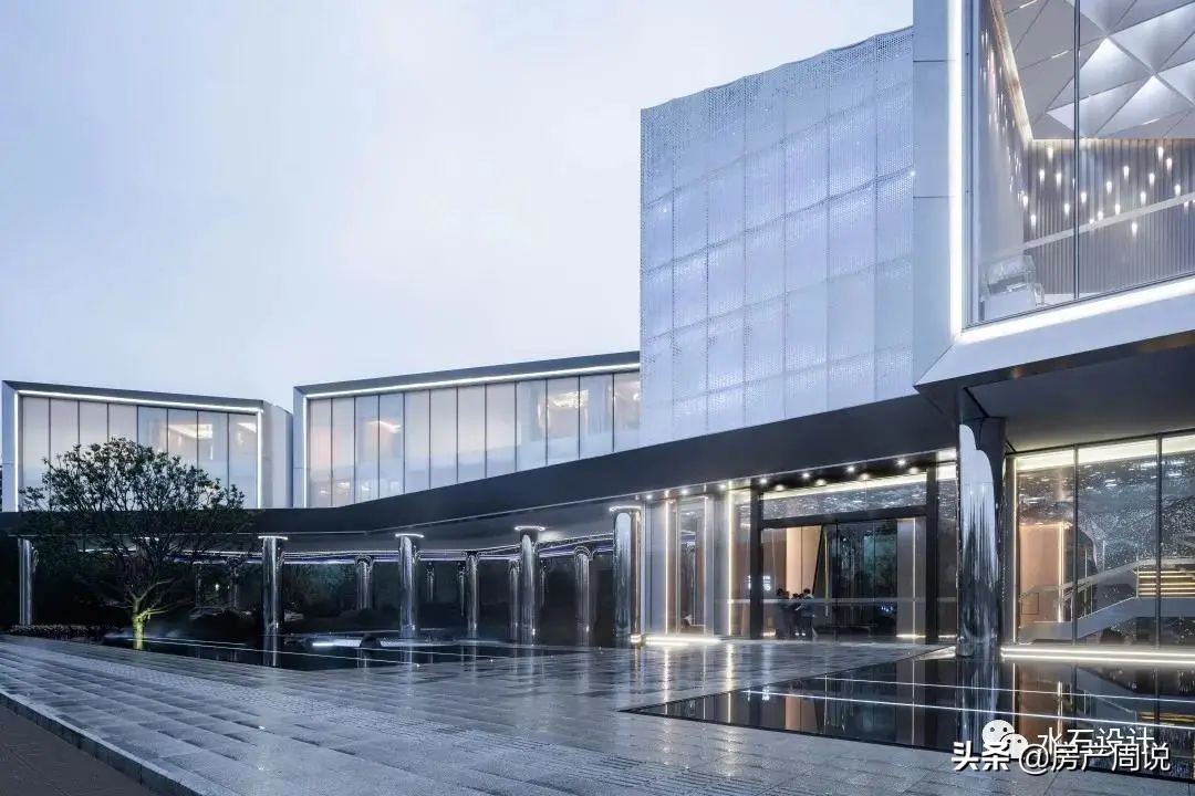 为什么有的小区一楼架空,为什么有些小区一楼是架空层