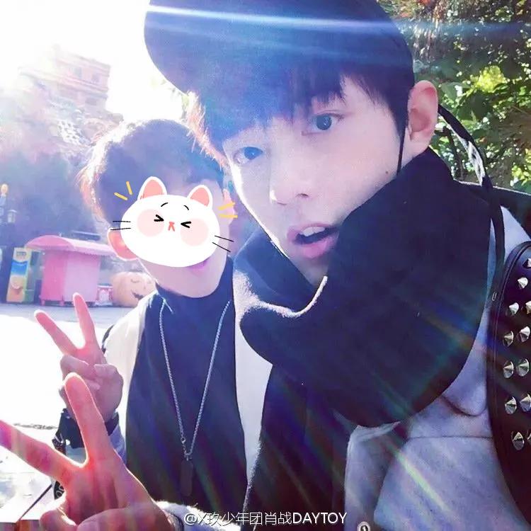 肖战微博上发自己的照片,肖战曾经的微博照片