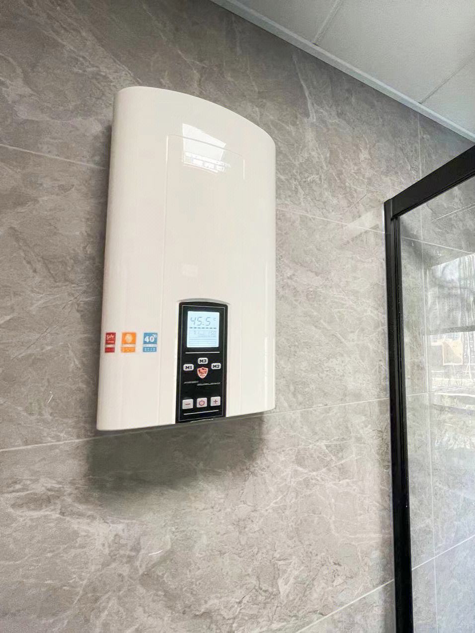 即热式热水器一用就没电也不跳闸,即热式电热水器实用靠谱吗