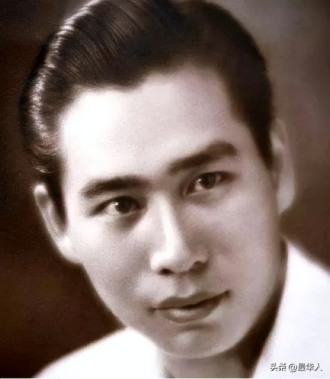 他是菲律宾华人首富，靠卖鞋起家坐拥千亿，教孩子闽南话