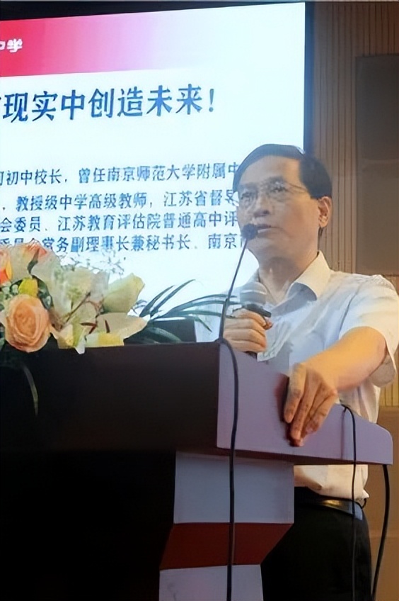 往届优秀毕业生对新生的寄语,优秀毕业生给学校寄语