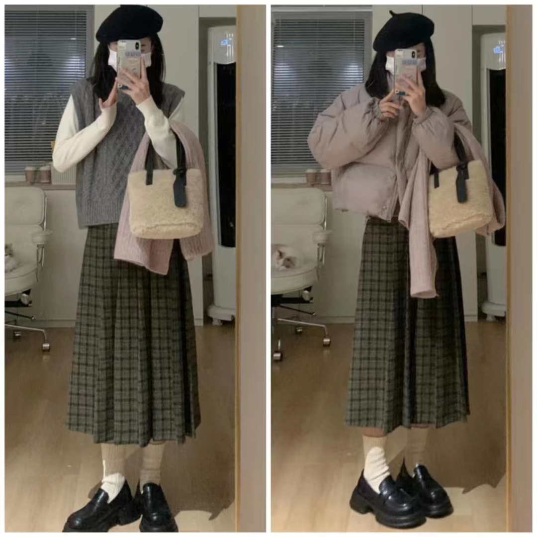 冬季流行鱼尾裙短款羽绒服穿搭,深色羽绒服搭配什么色的半身裙