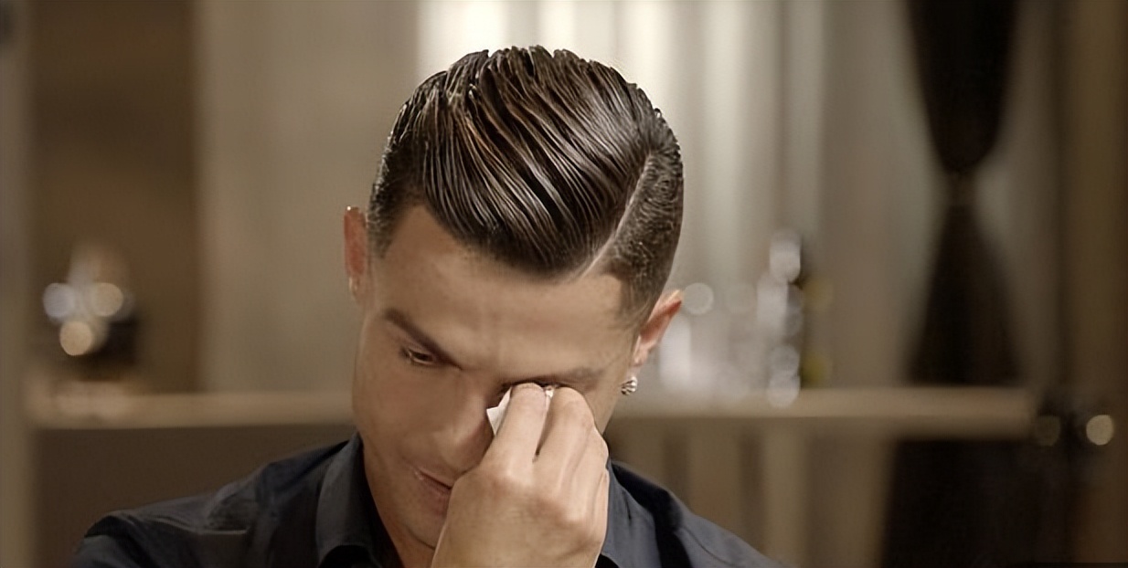 两大球王讨论梅西,两大球王聊梅西