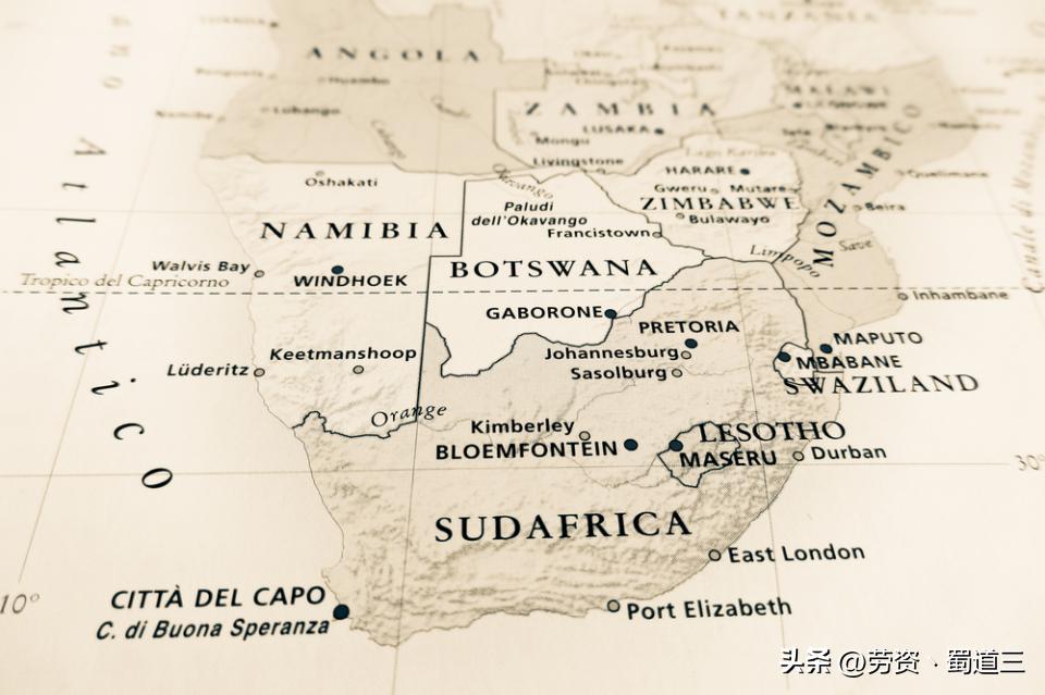 非洲盛产钻石，但经济上却很贫穷，世界上其他地方都没有