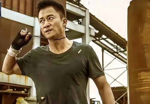 甄子丹和吴京战狼片段,吴京被打断棍子花絮