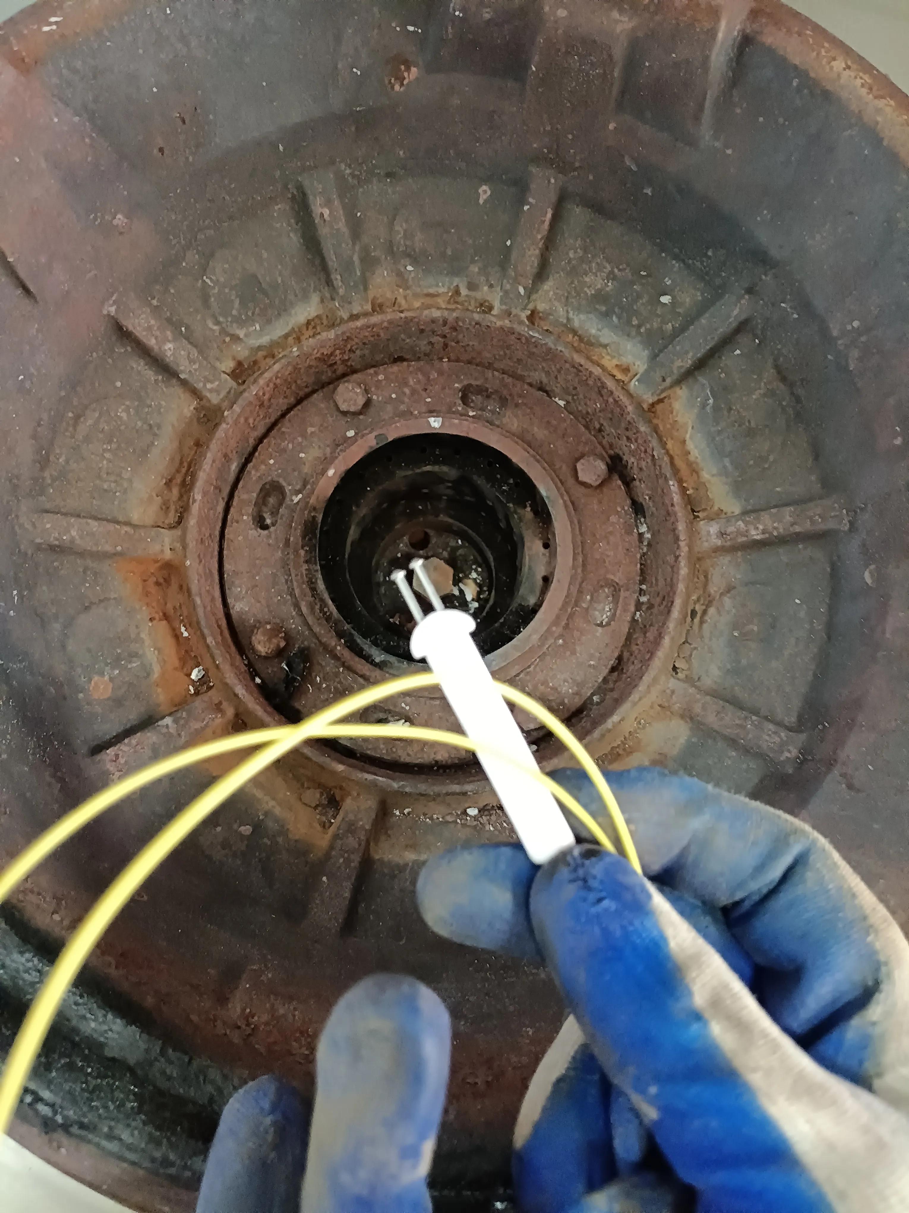 煤气灶打不着火要更换哪个器材,煤气灶换新小炉盖打不着火