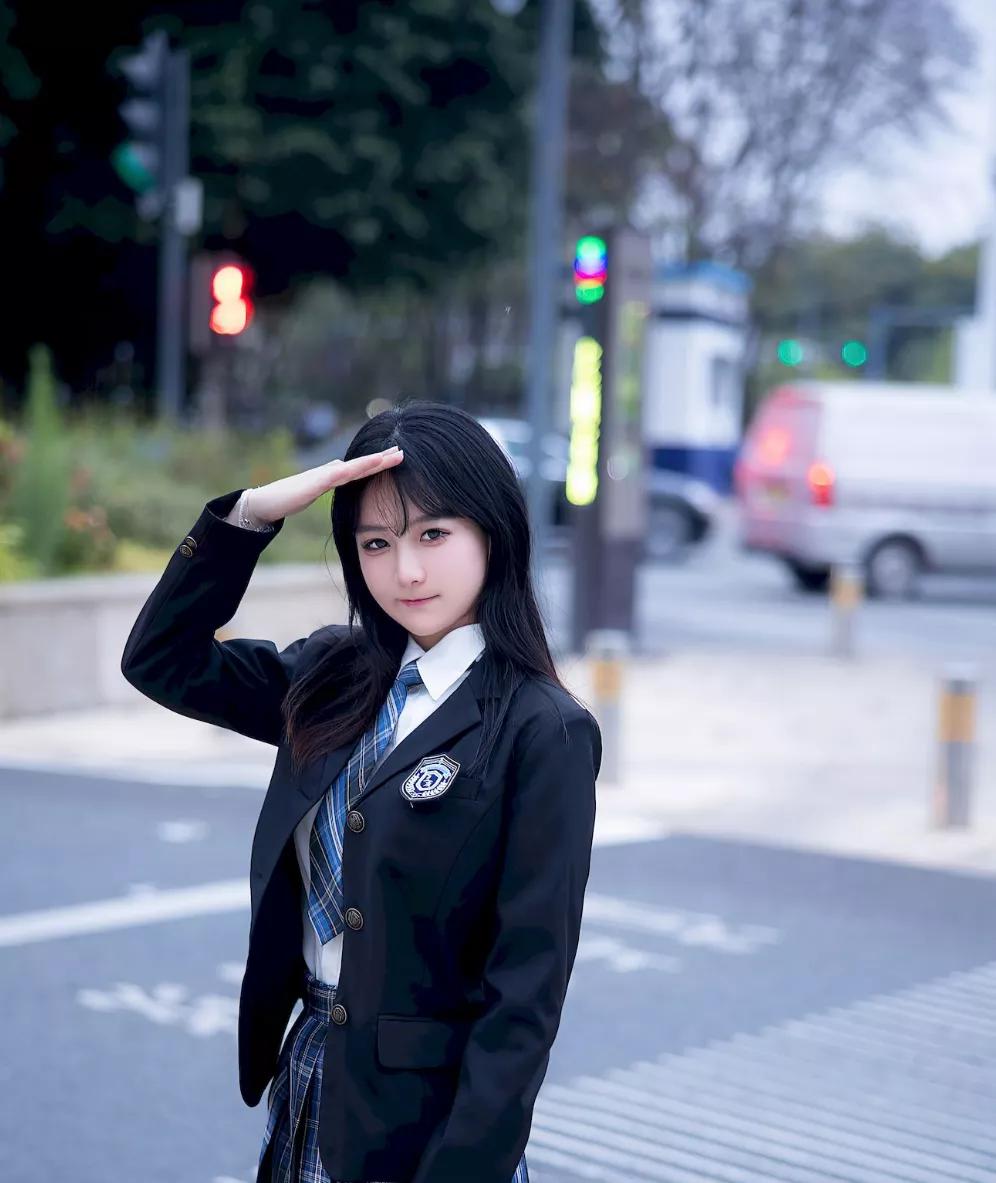 俏皮萝莉学院风,萝莉校园风美女