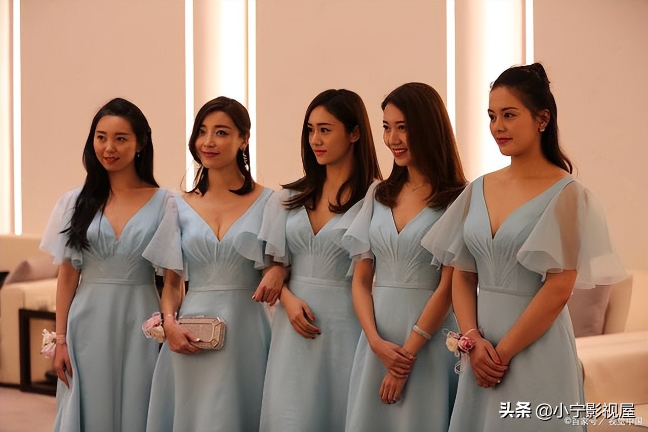 为什么现在有些地方婚礼上伴娘带防身“*器武**”?