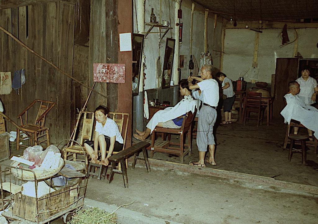 老日军女兵老照片,女子身着日本侵华军装露脸
