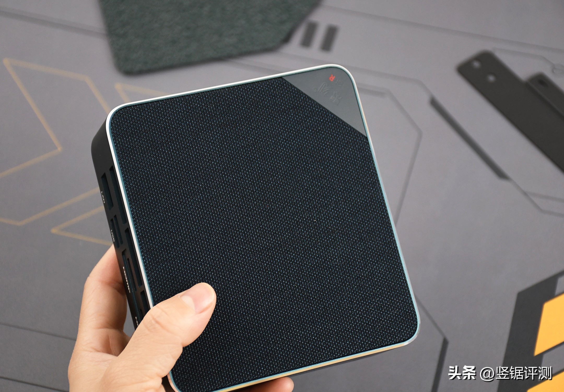 性能强劲，搭载锐龙7735HS的迷你电脑主机：零刻SER6ProVest评测