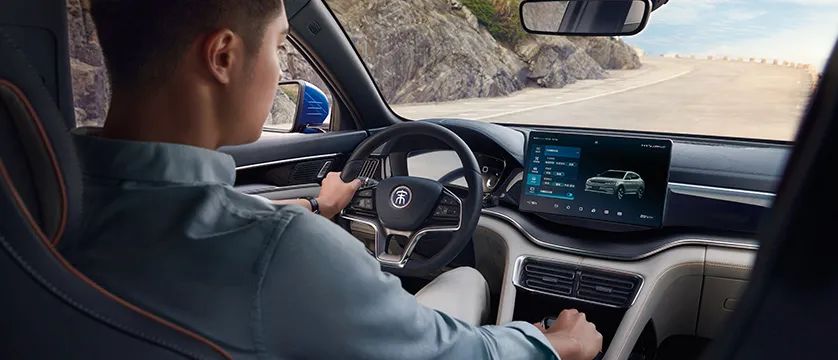 玛奇朵是插电混动版吗,玛奇朵插混版油耗