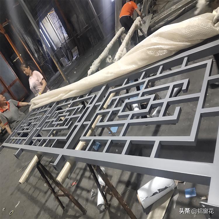 铝合金阳台护栏效果图大全,铝合金阳台护栏多少钱一米