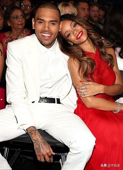 一双美腿价值百万美金，身价高达110亿，其中91亿靠卖内衣？