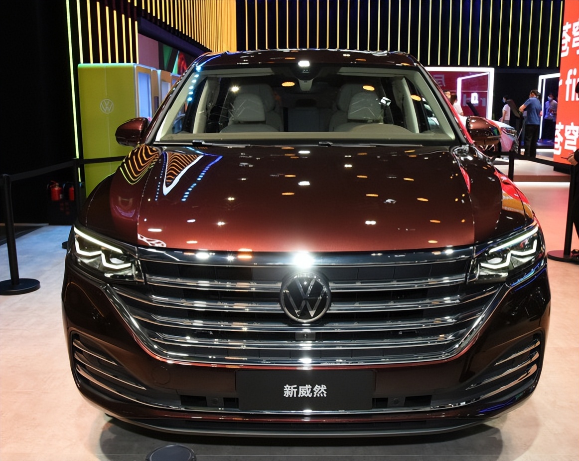 大众威然pk别克gl8谁更能装,大众威然和别克gl8谁更安全