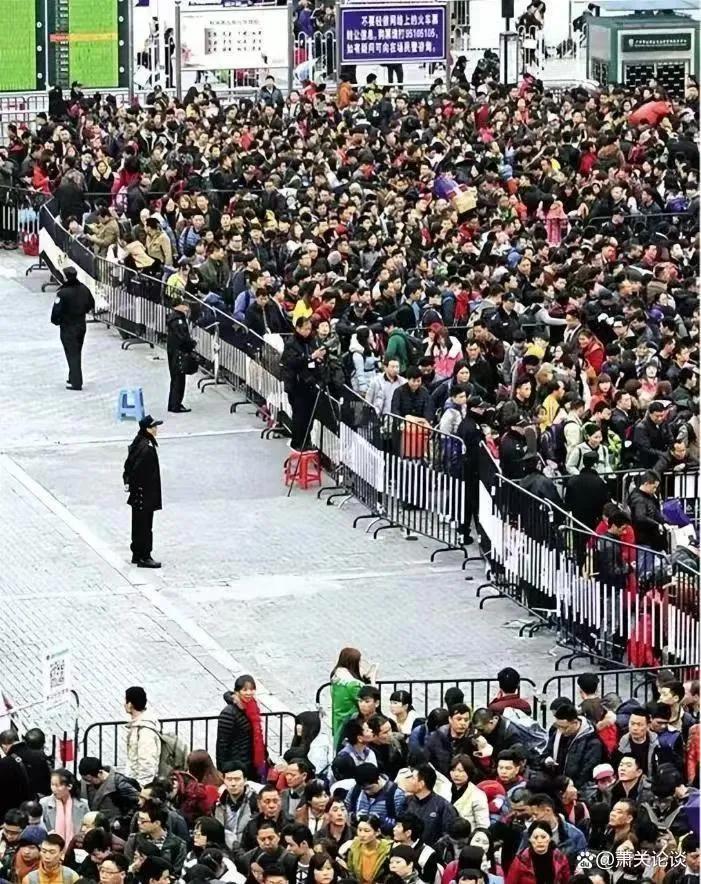 08年雪灾，40万人被困,中国春运史上永远的痛,暴雪中国中的广州！