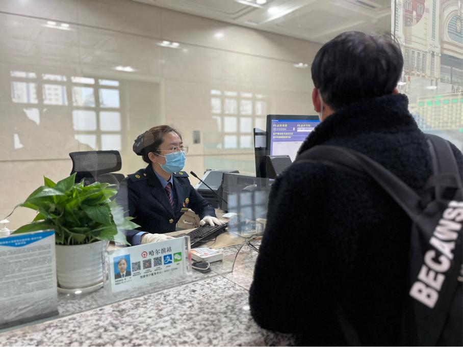 坐火车卧铺要注意哪些事件 (坐火车出行遇到哪些问题)