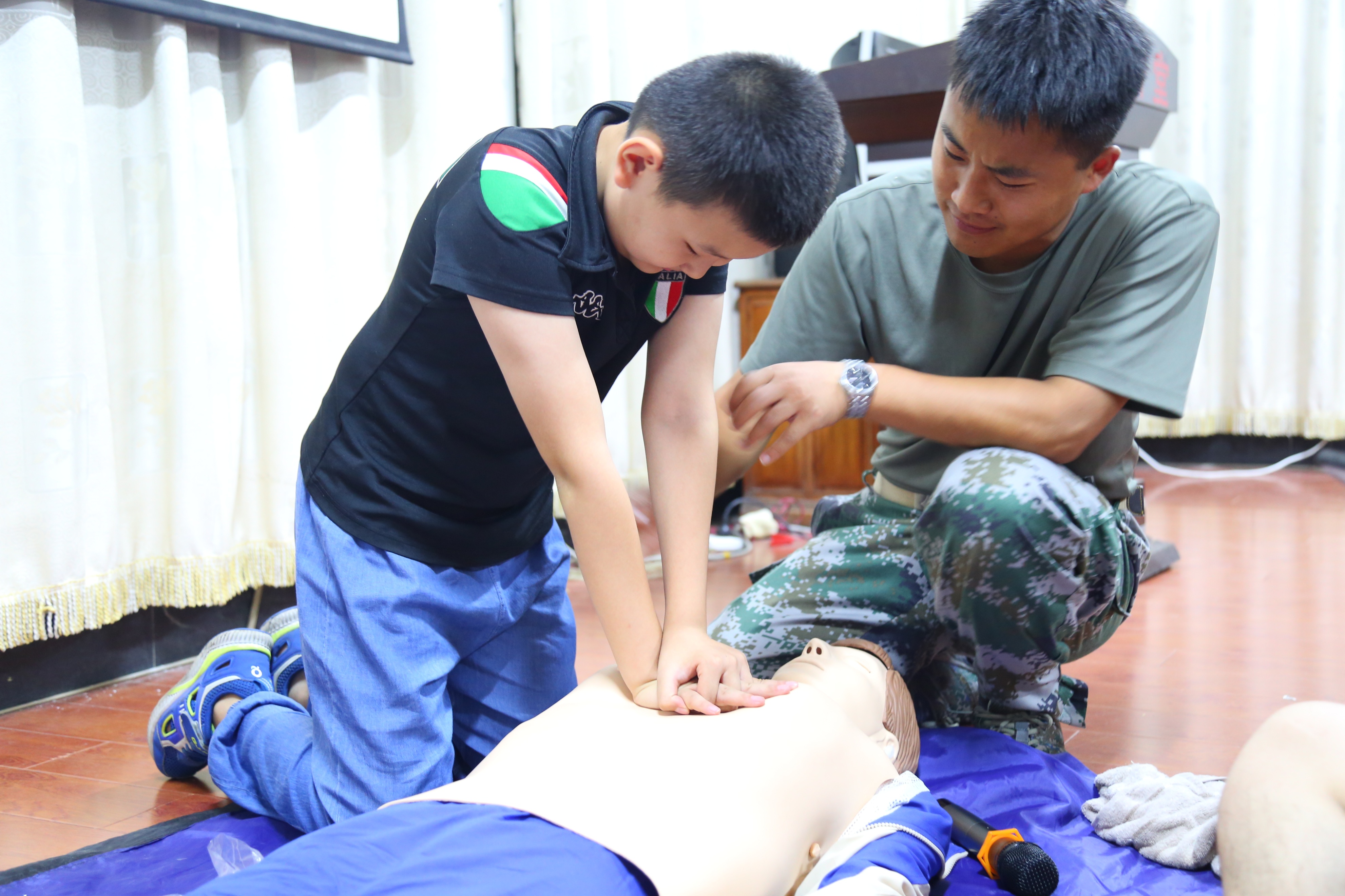 济南红叶谷夏令营篝火晚会,济南十四天夏令营推荐