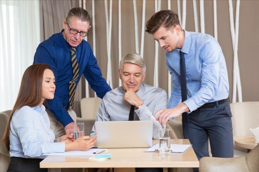 男人和男人说话的时候，女人可以“插嘴”吗