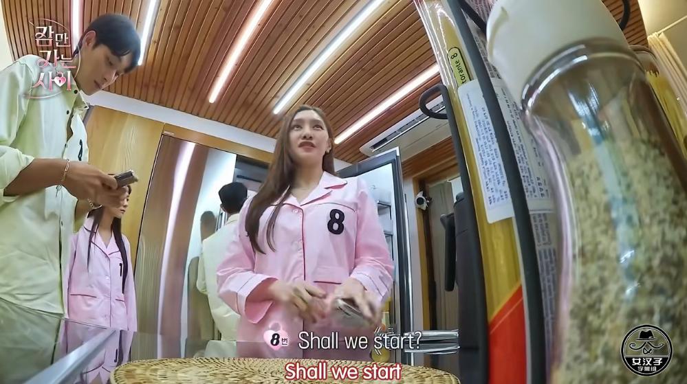 先亲亲后恋爱的韩综 (前一段很火的恋爱韩综)