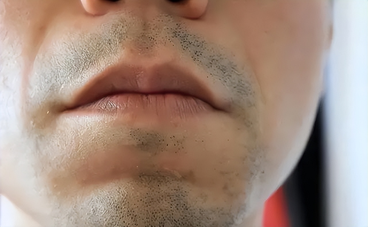 光头剃须神器钝了怎么办,剃须刀变钝不好用只需一张纸