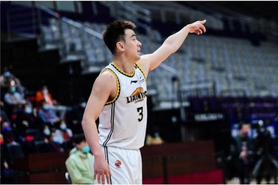 四年来辽宁男篮夺冠历程,辽宁队夺冠四年一轮回