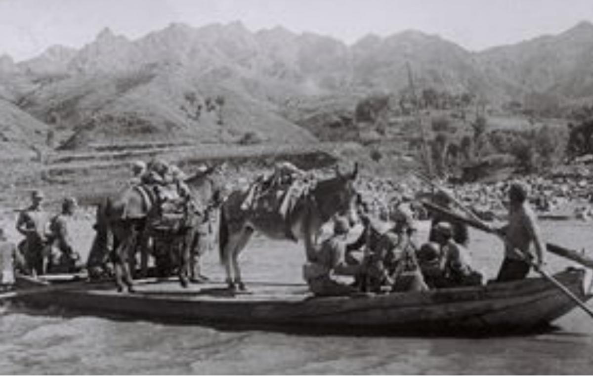 1943年，已牺牲的新四军旅长重现延安，主席接见前搜出消音手枪