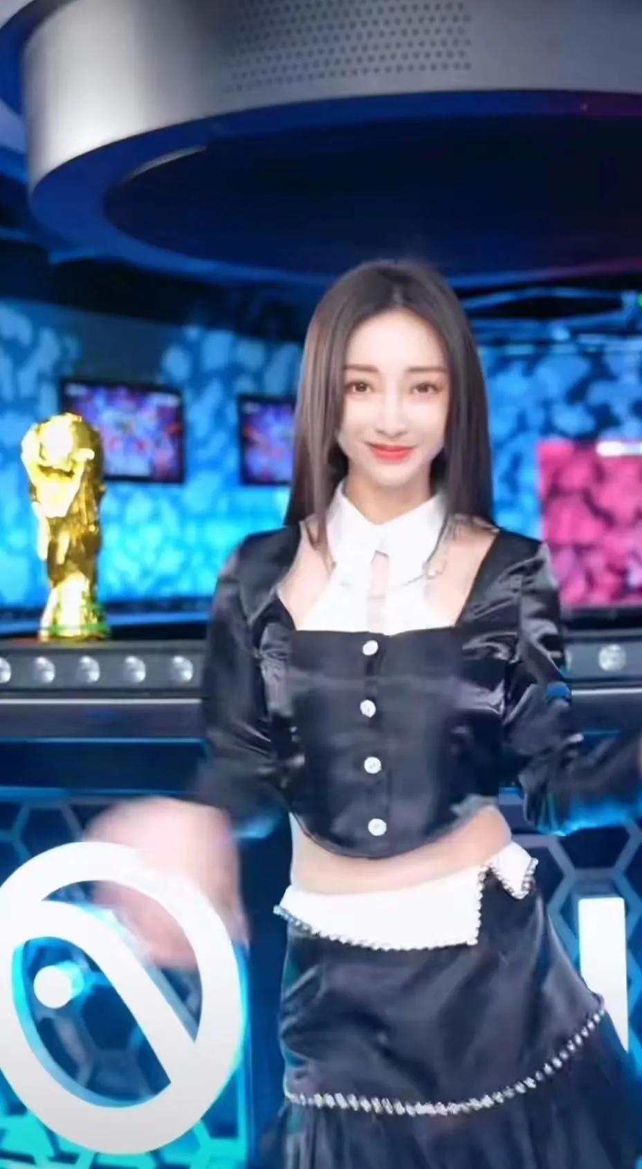 柳岩世界杯啦啦队热舞,世界杯柳岩狂跳加油舞