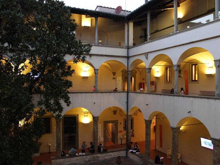 热那亚是哪个国家的首都,哥伦布的港口在哪里