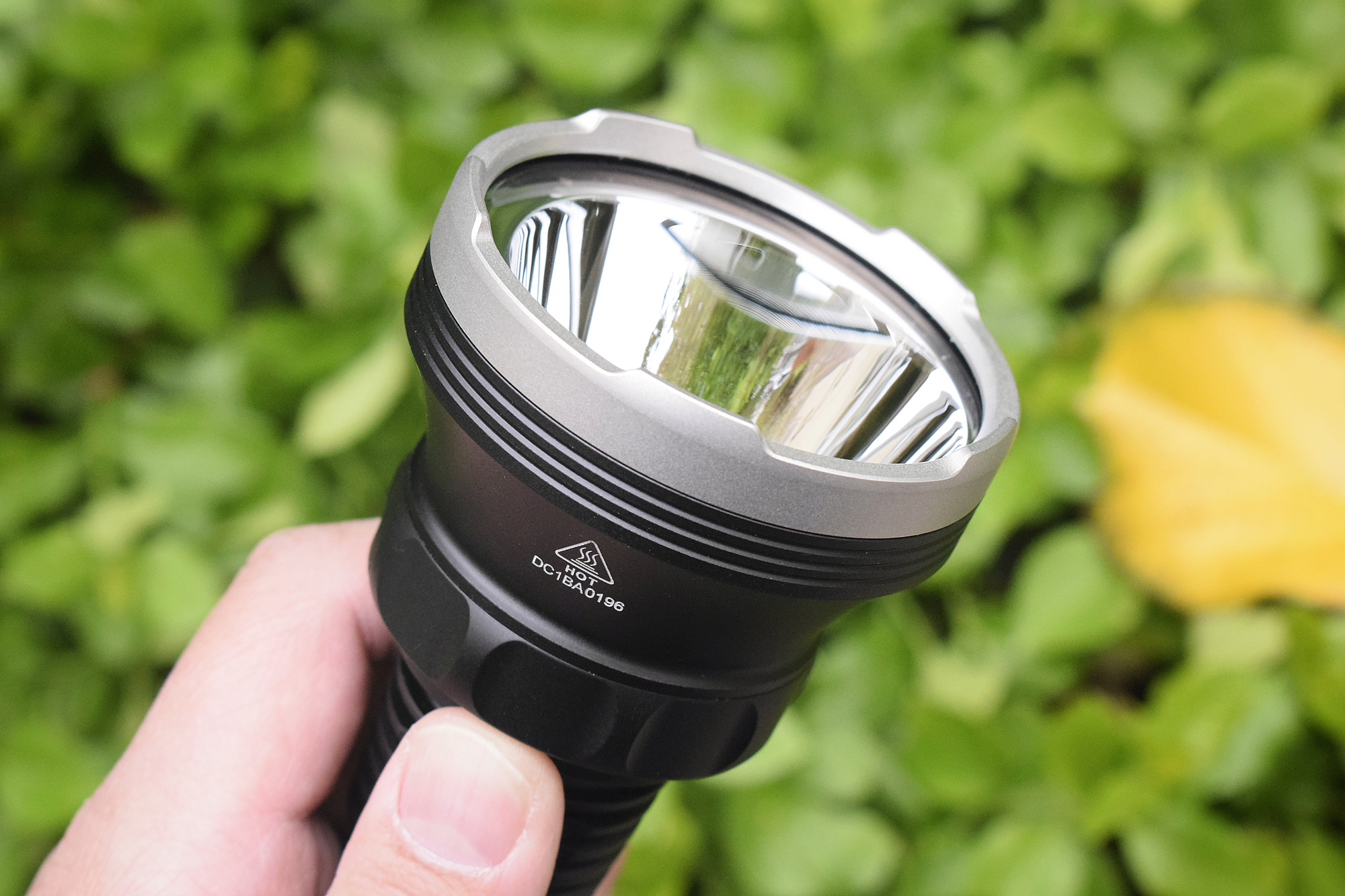 双光源任切换，千米光柱一线天！CYANSKYH5GT远射手电体验