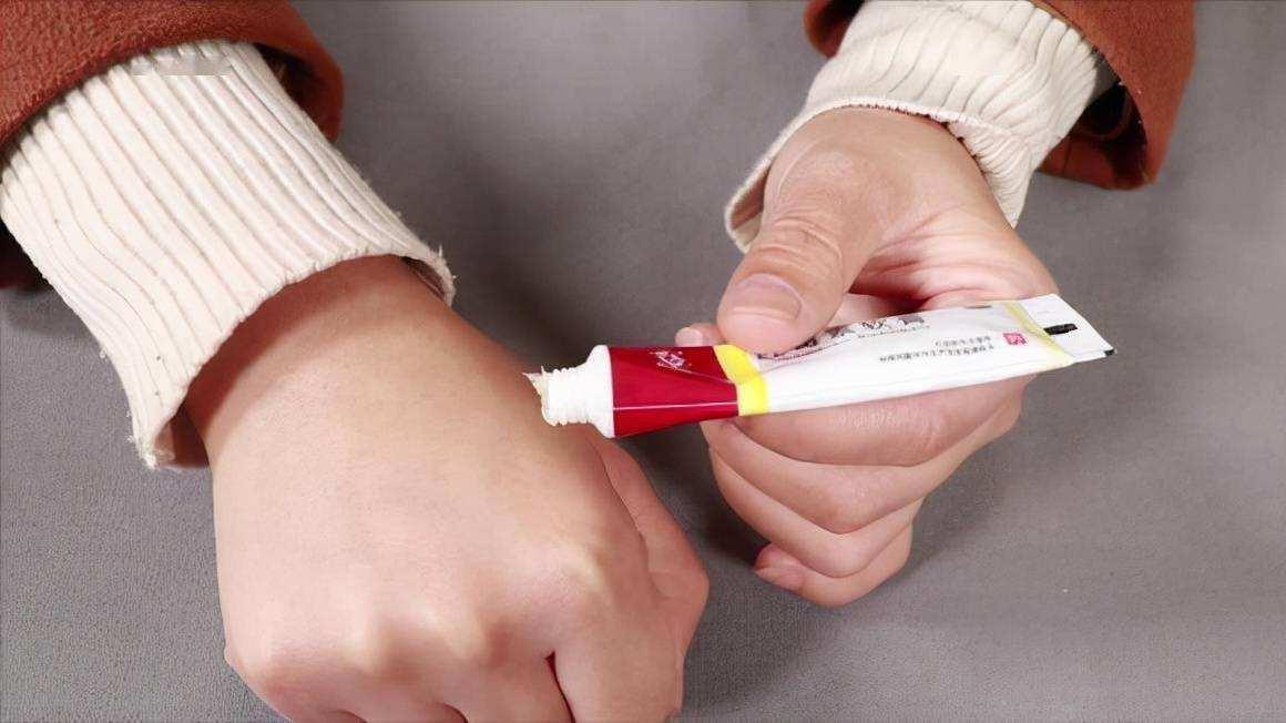 红霉素和金霉素软膏的作用和功效,红霉素软膏和红霉素眼膏作用功效