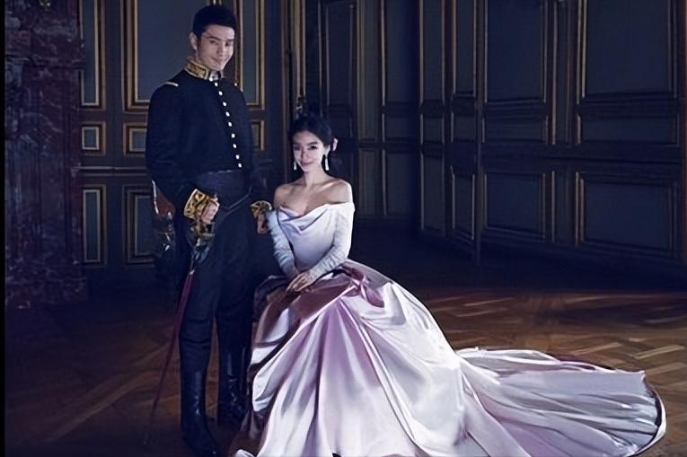 黄晓明当众摸女性屁股，Angelababy不闻不问，最终走向离婚