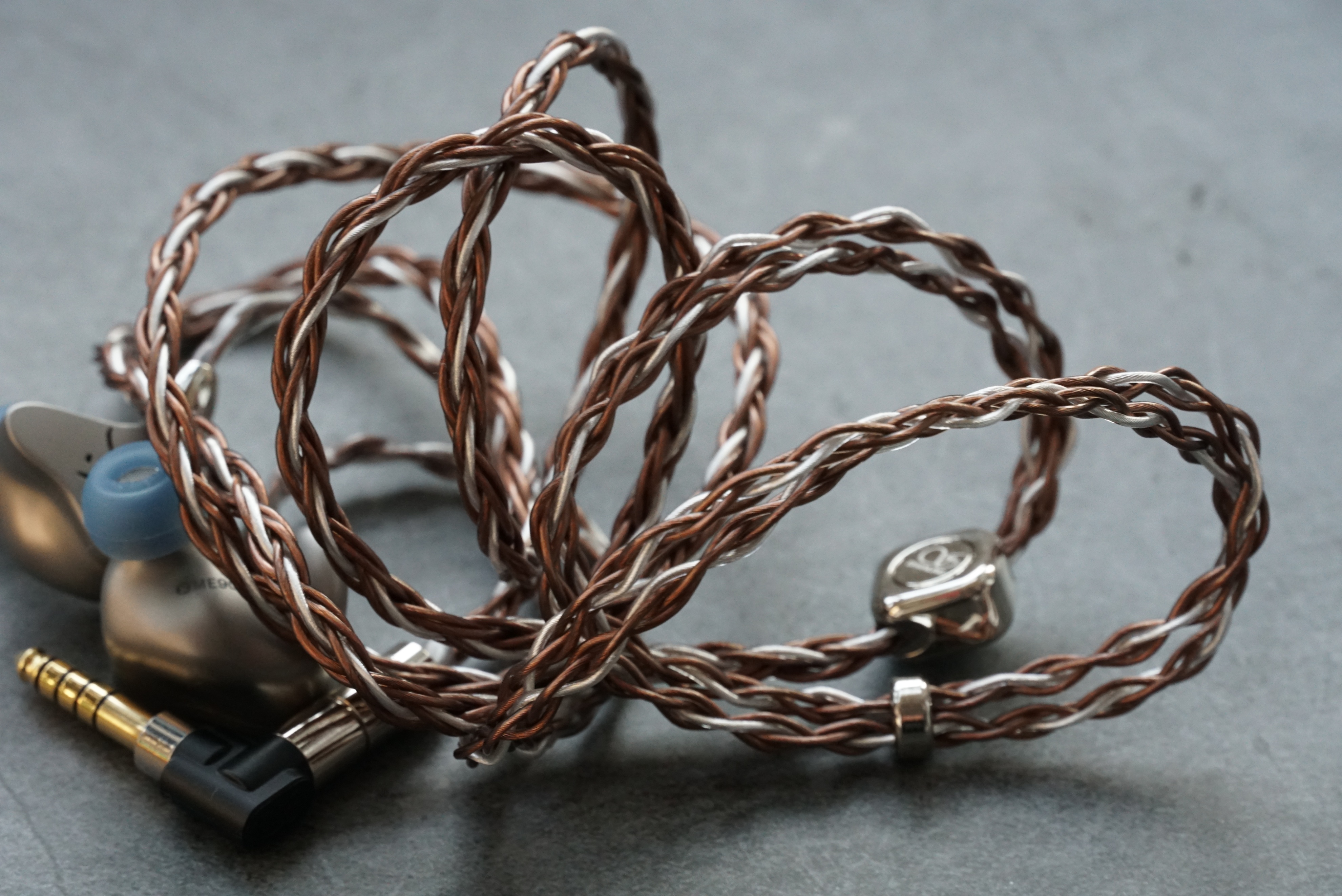 苹果3999耳机有必要买吗,1299有必要买苹果耳机吗