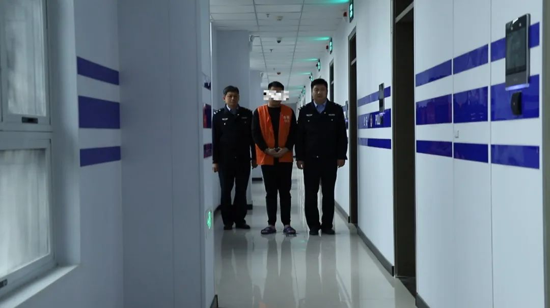 最新洗钱团伙被抓视频,最近被抓的洗钱团伙